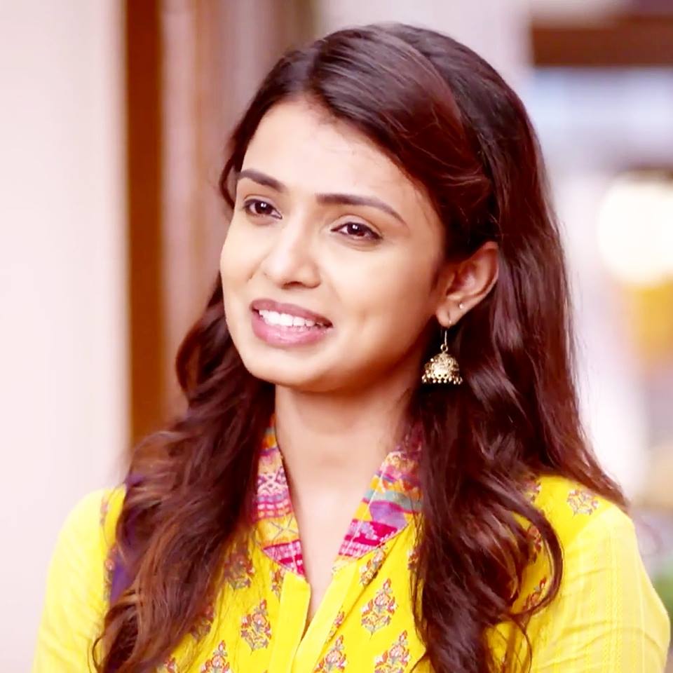 mayuri-deshmukh-khulta-kali-khulena-mansi-marathi-actress-biography